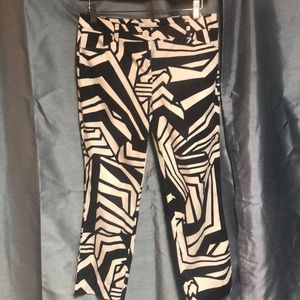 NEW YORK & COMPANY PANTS SIZE 4